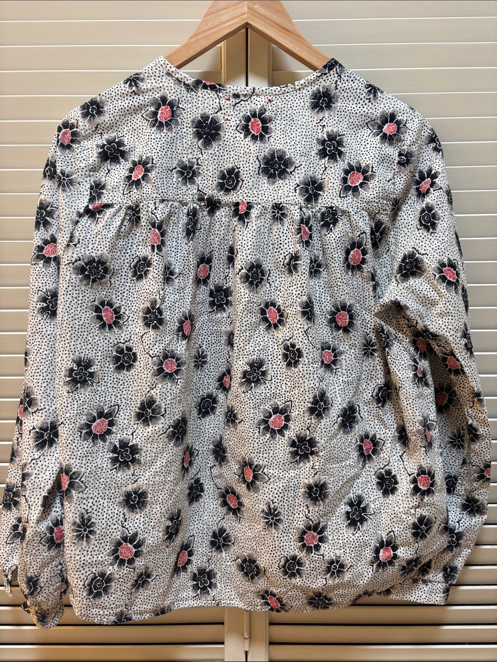 XiRENA White Button-Front Blouse with Black & Pink Floral Print - Picture 6 of 6